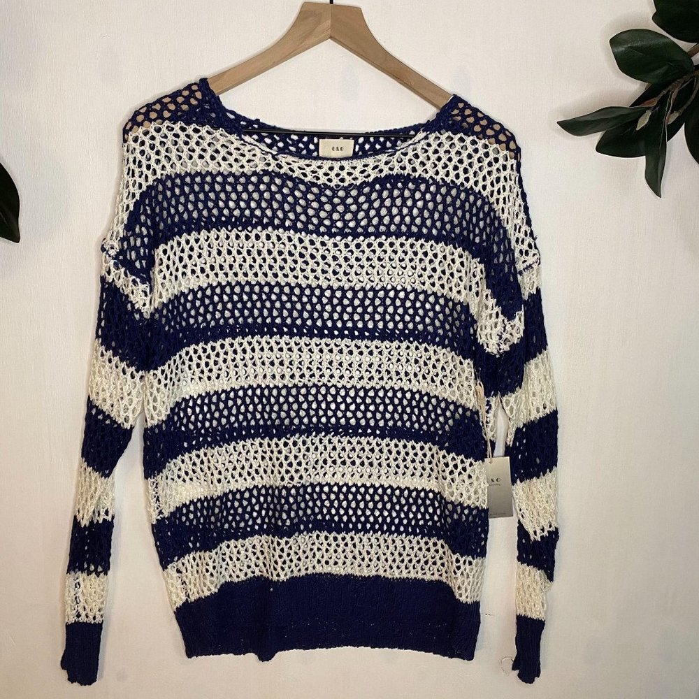 O&O Loose Knit Blue & White Striped Sweater S/M